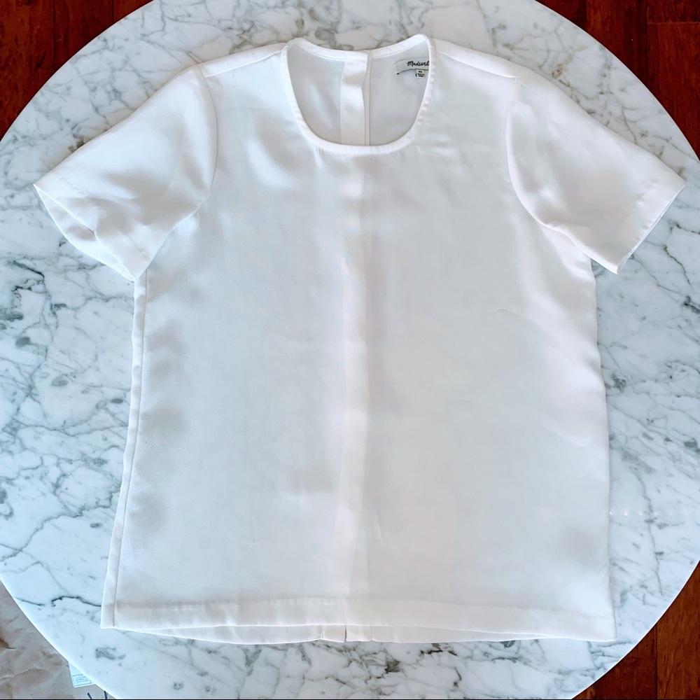 Madewell | White short sleeved back button tee
